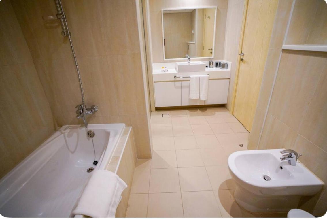 Stunning 5* 4Br-Oceanfront-Apartment Dubaï Extérieur photo